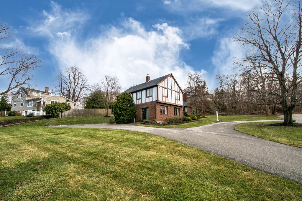 708 Jerusalem Road Cohasset, MA 02025 - Photo 3 of 34 Gallery Image 3