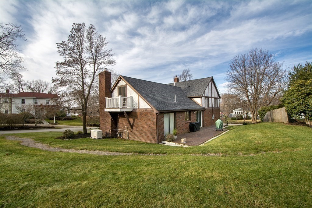 708 Jerusalem Road Cohasset, MA 02025 - Photo 4 of 34 Gallery Image 4