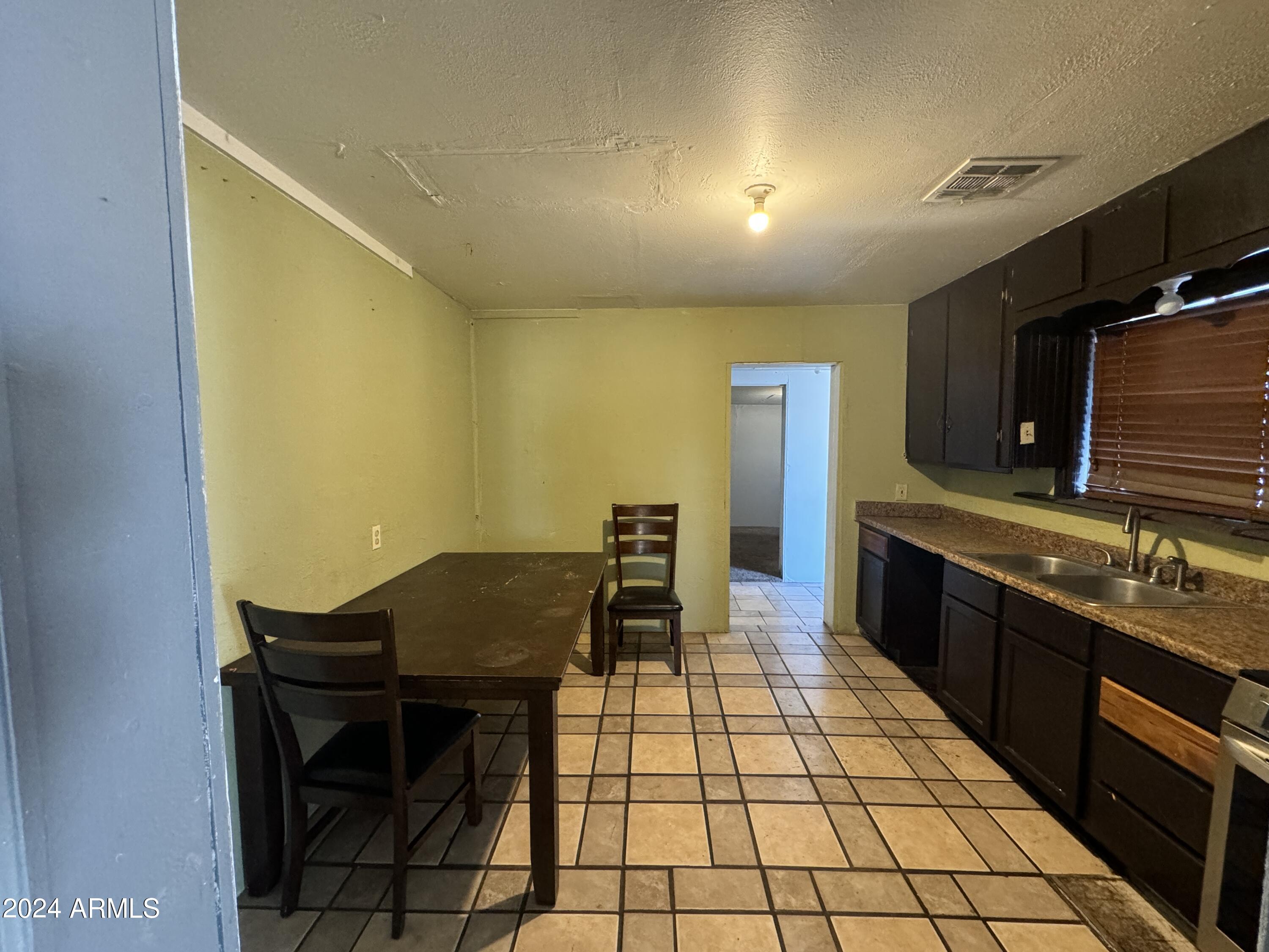 3345 West Monte Vista Road Phoenix, AZ 85009 - Photo 20 of 57 IMG_6343