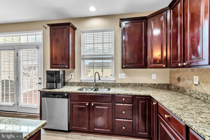 14211 Lusby Ridge Road Accokeek, MD 20607 - Photo 15 of 32 Kitchen