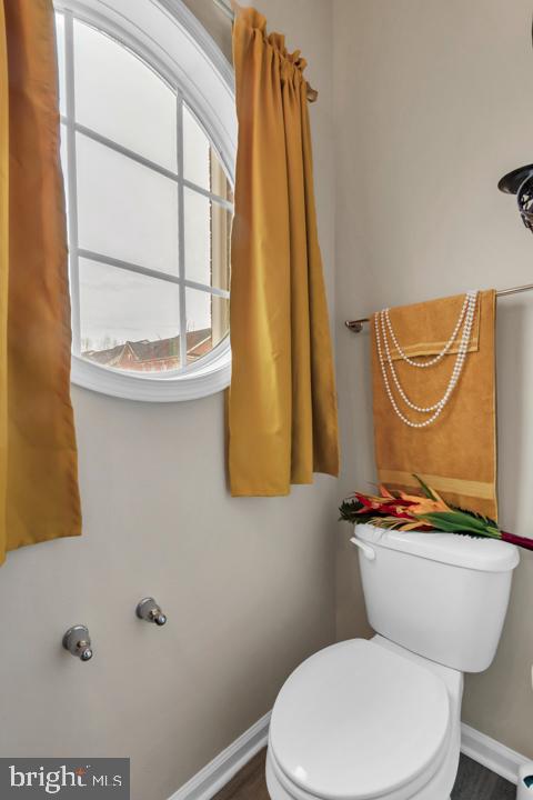 14211 Lusby Ridge Road Accokeek, MD 20607 - Photo 20 of 32 2nd Floor Bathroom