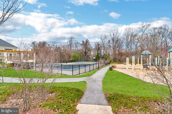 14211 Lusby Ridge Road Accokeek, MD 20607 - Photo 5 of 32 Community Pool and Park