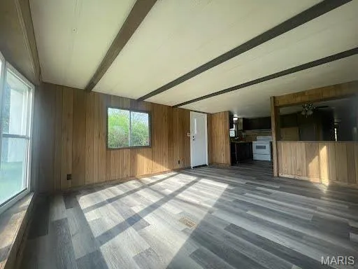 $1,100 | 2170 North Service Road West, St. Clair, MO 63077