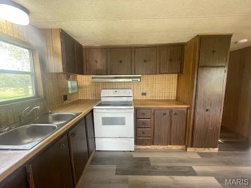 $1,100 | 2170 North Service Road West, St. Clair, MO 63077