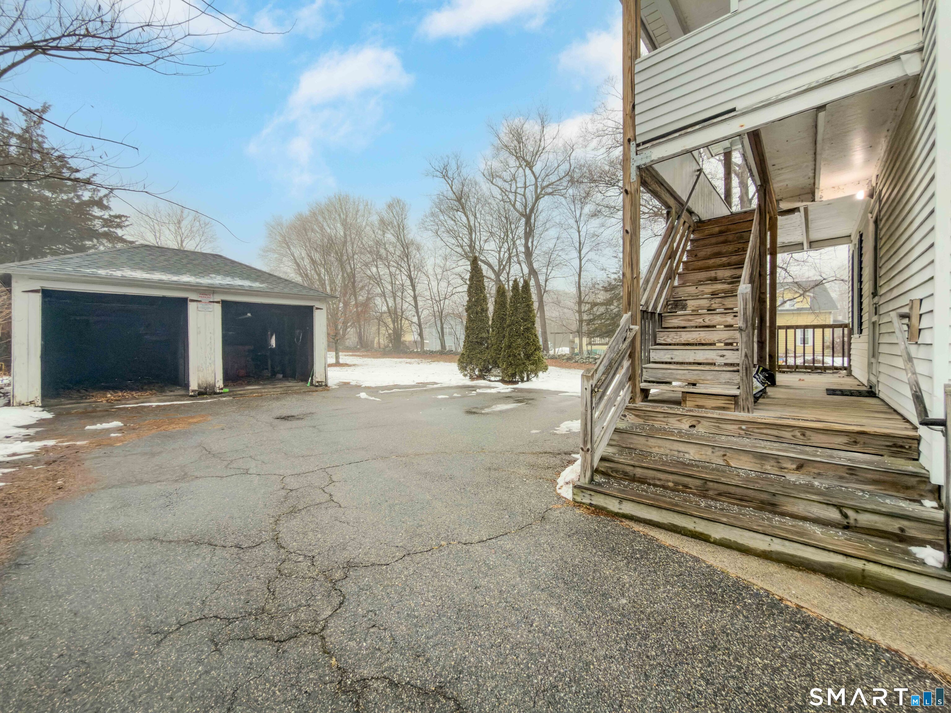 72 Roosevelt Avenue Norwich, CT 06360 - Photo 9 of 21 a view of entryway
