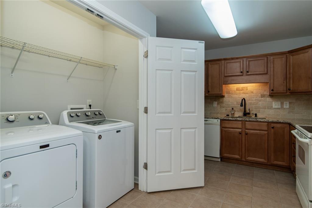 653 Ansley Way High Point, NC 27265 - Photo 12 of 30 Gallery Image 12