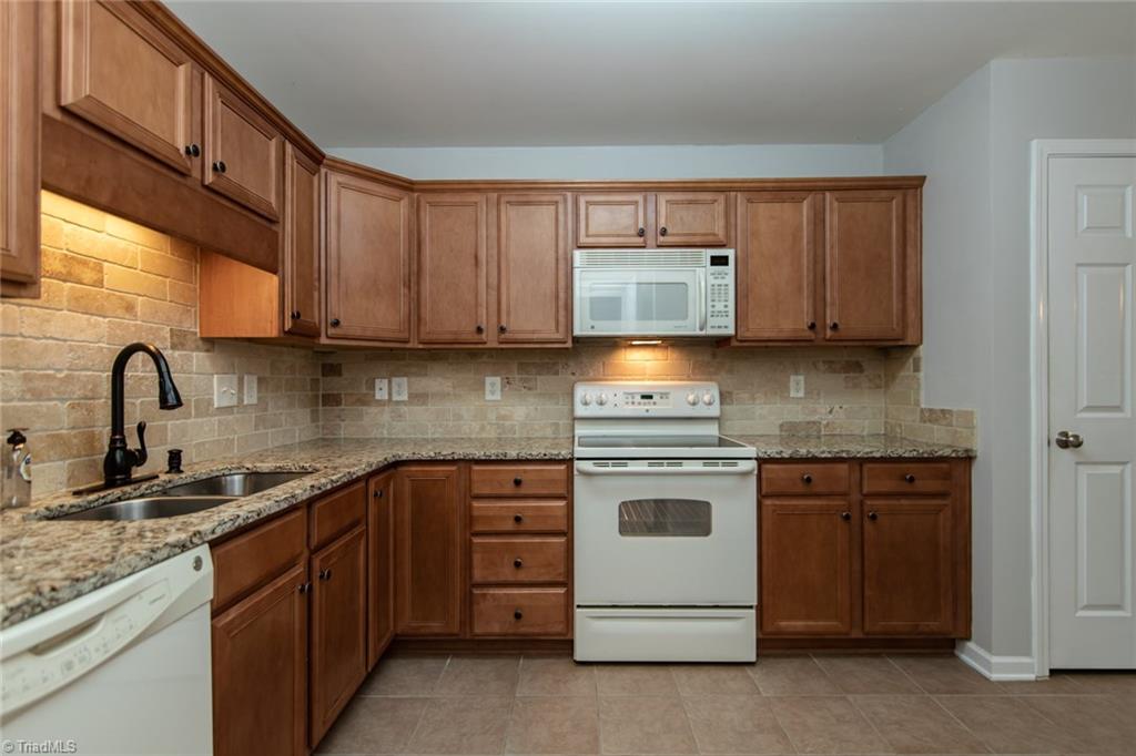 653 Ansley Way High Point, NC 27265 - Photo 7 of 30 Gallery Image 7