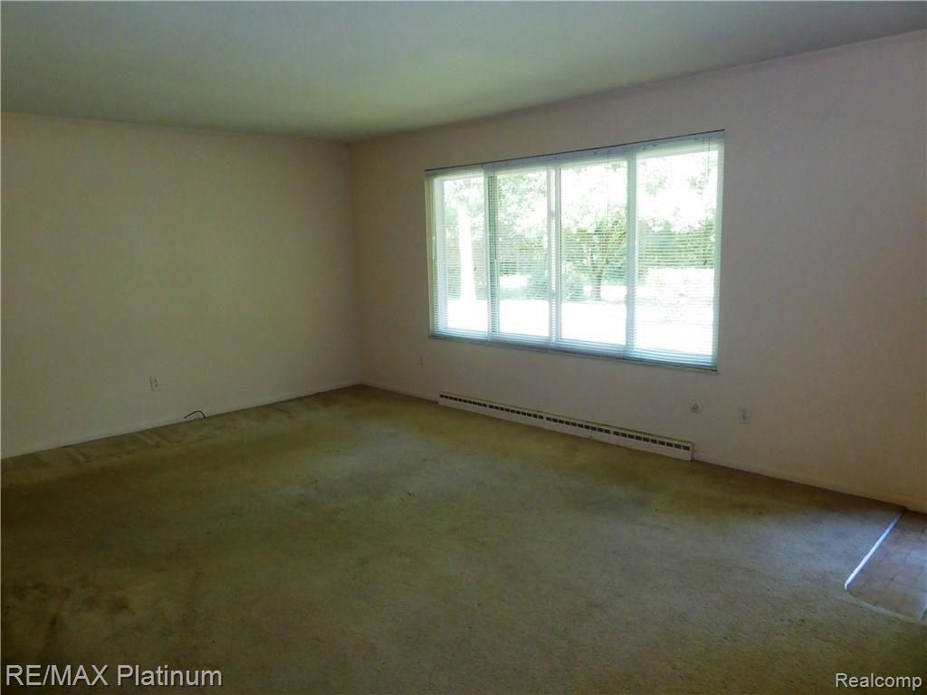 3329 Sexton Road Howell, MI 48843 - Photo 11 of 16 P1000852.JPG