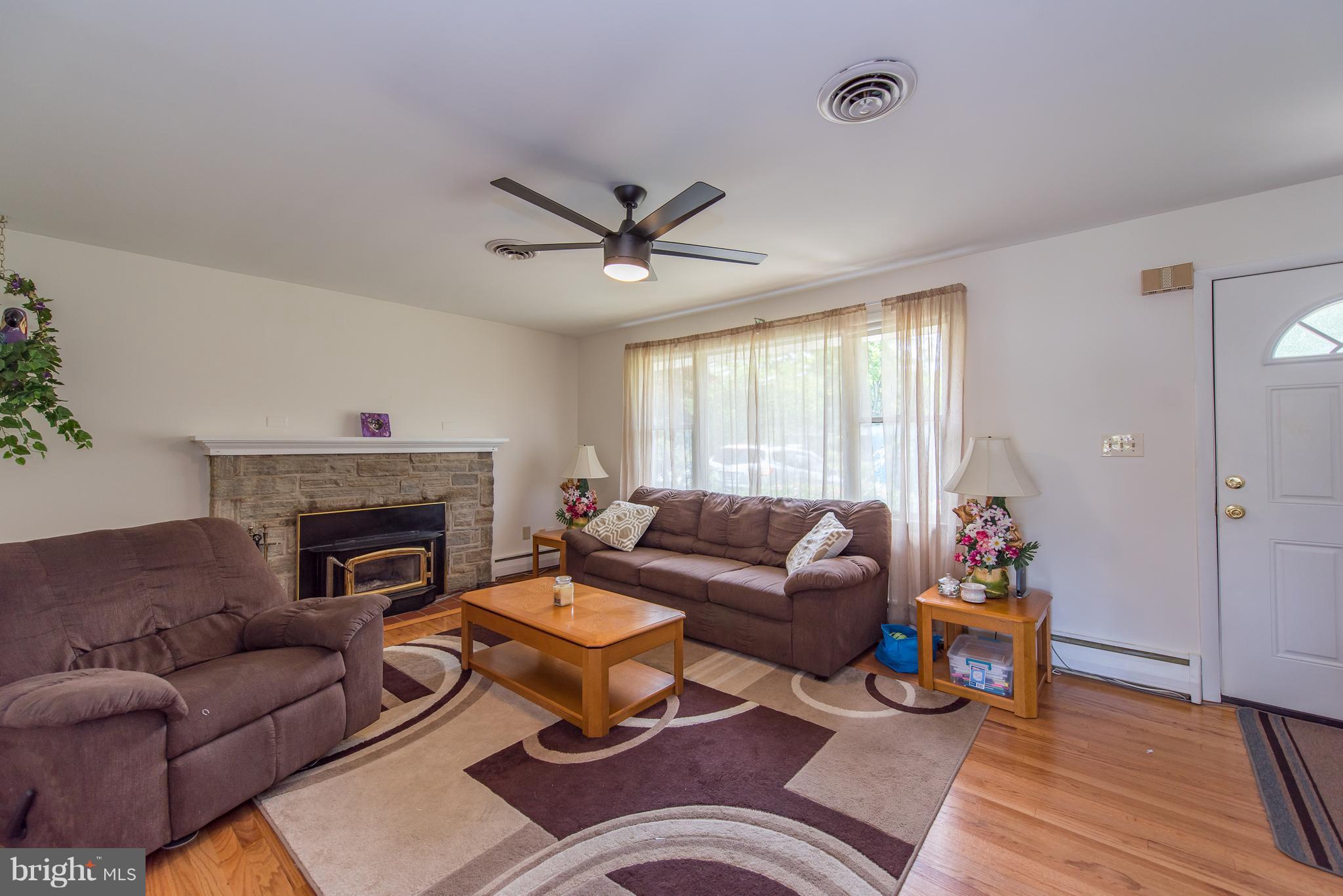 9918 Postwick Road Ellicott City, MD 21042 - Photo 2 of 30 Living Room