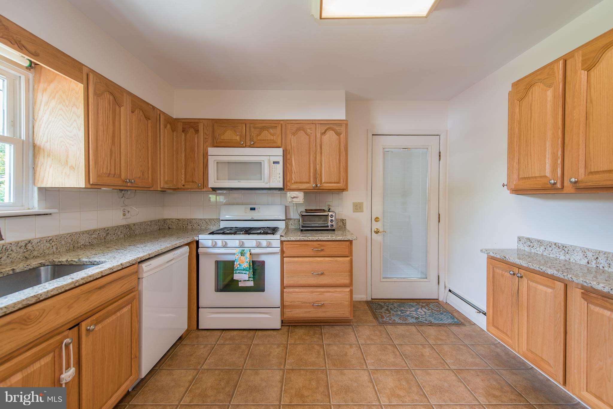 9918 Postwick Road Ellicott City, MD 21042 - Photo 11 of 30 Kitchen