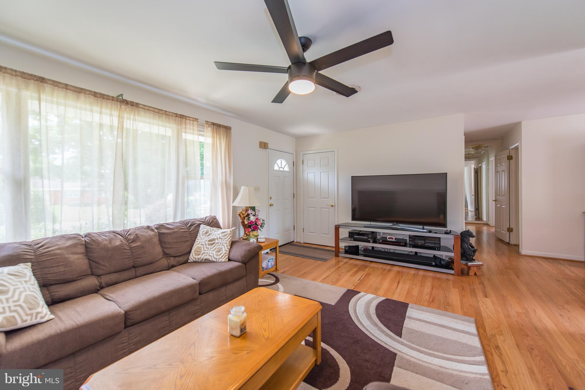 9918 Postwick Road Ellicott City, MD 21042 - Photo 6 of 30 Living Room