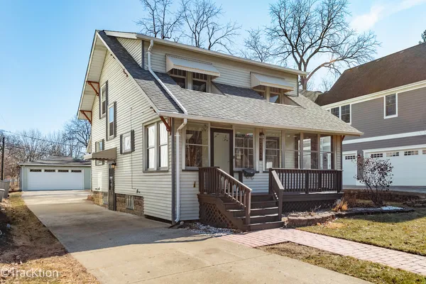 $3,395 | 5313 Lyman Avenue, Downers Grove, IL 60515