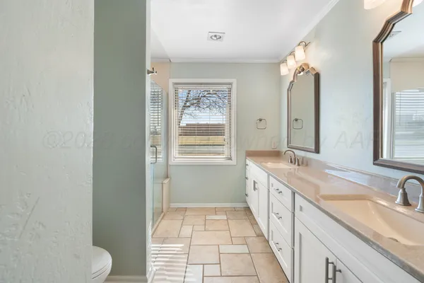 $379,500 | 405 Centre Street, Hereford, TX 79045