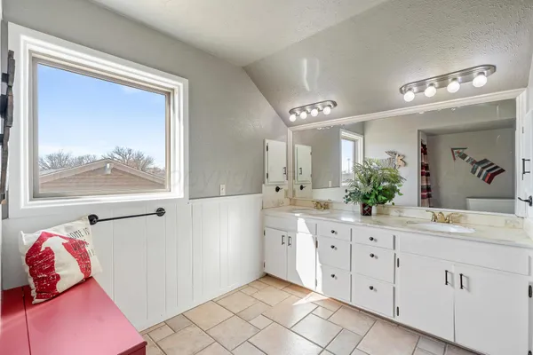 $379,500 | 405 Centre Street, Hereford, TX 79045