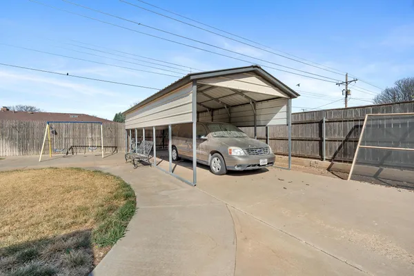 $379,500 | 405 Centre Street, Hereford, TX 79045