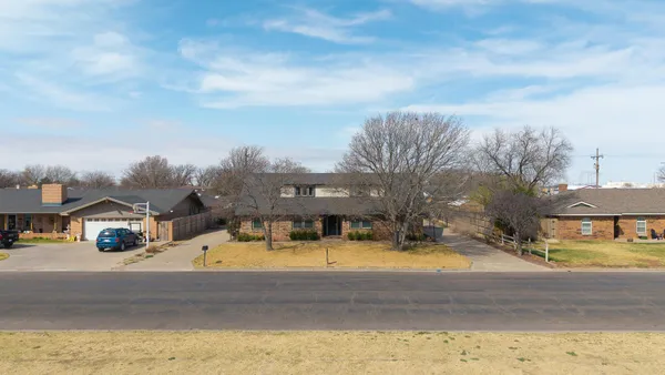 $379,500 | 405 Centre Street, Hereford, TX 79045