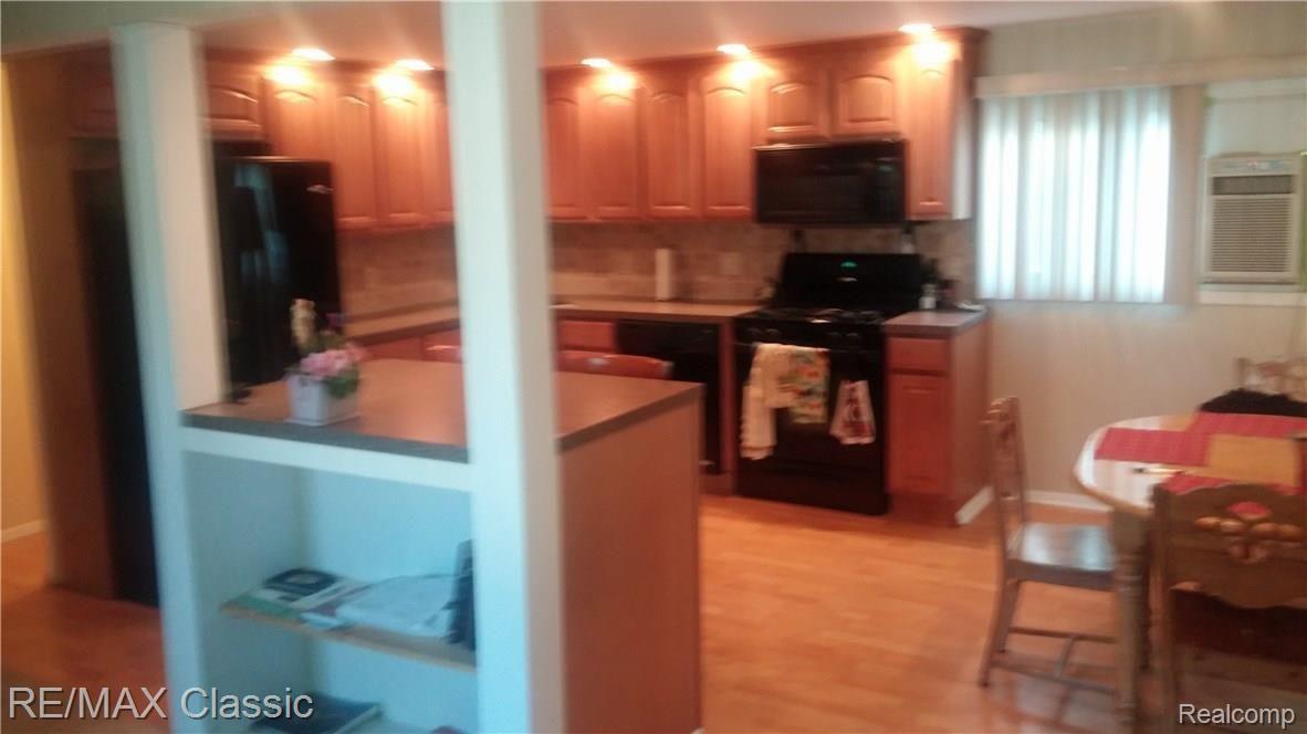 661 West Baker Road Highland, MI 48357 - Photo 6 of 13 0822161840.jpg