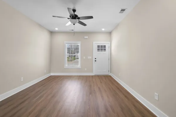 $1,400 | 1003 Oak Street, Unit B, Portland, TN 37148