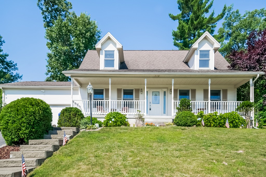 46 Gates Avenue Springfield, MA 01118 - Photo 1 of 26 front view of a house with a yard
