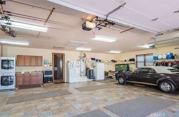 $2,100,000 | 8730 Bluff Court, Bradley, CA 93426