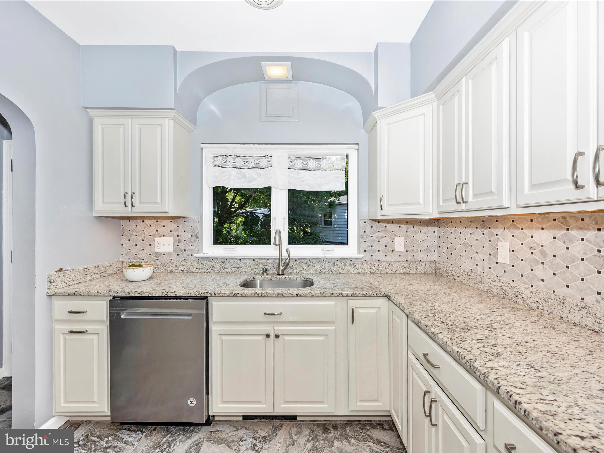 9110 Wire Avenue Silver Spring, MD 20901 - Photo 13 of 56 Kitchen