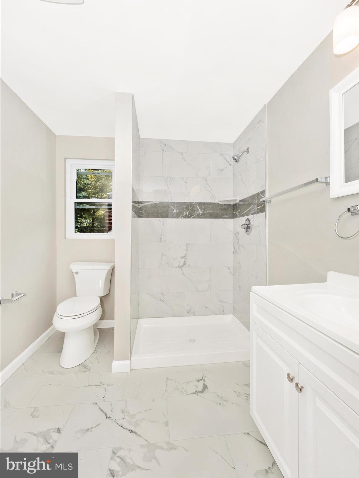 9110 Wire Avenue Silver Spring, MD 20901 - Photo 27 of 56 Hall Bath