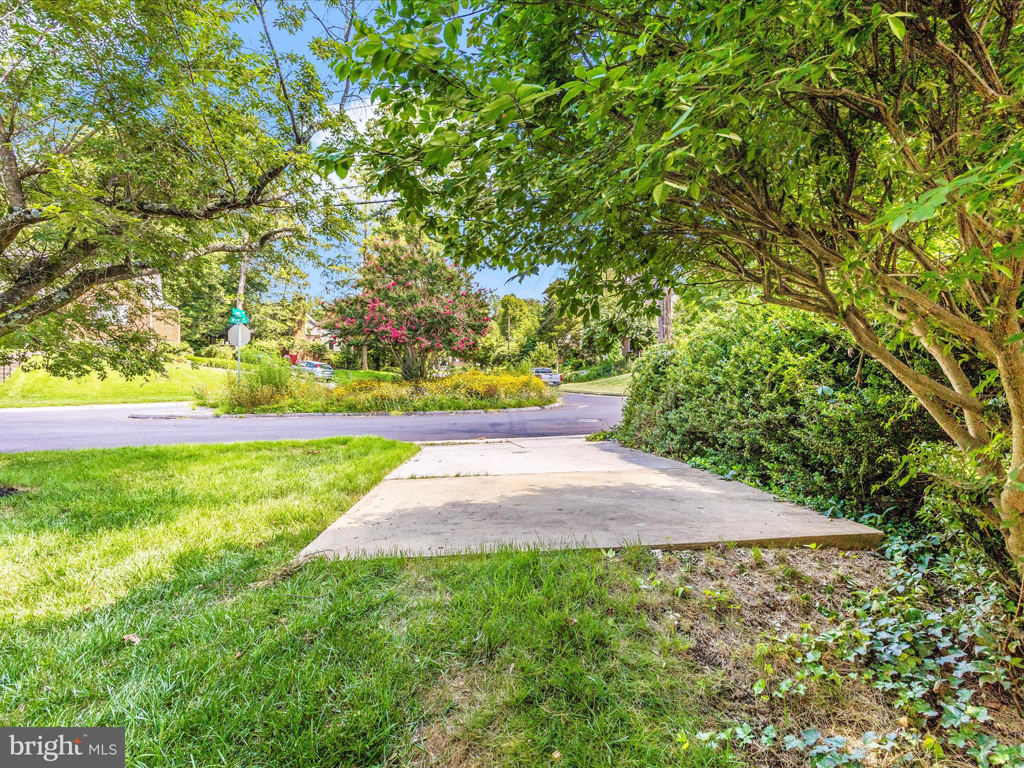 9110 Wire Avenue Silver Spring, MD 20901 - Photo 55 of 56 Driveway