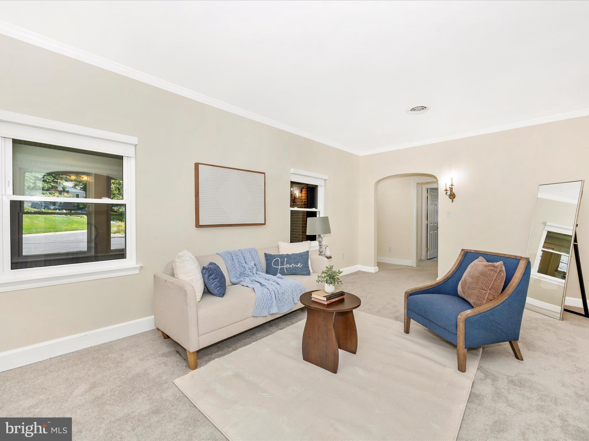 9110 Wire Avenue Silver Spring, MD 20901 - Photo 9 of 56 Living Room