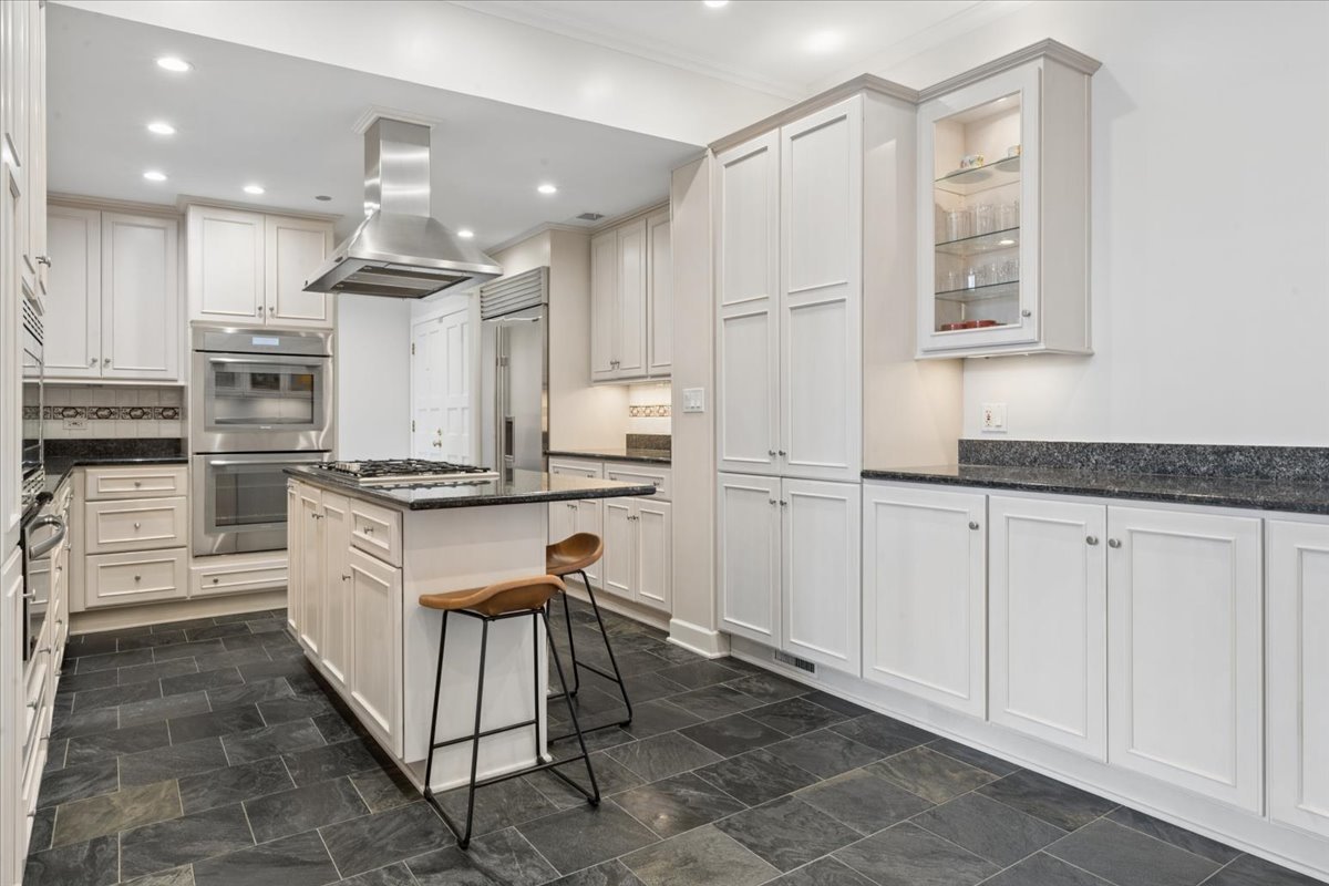 2100 North Racine Avenue, Unit 3D Chicago, IL 60614 - Photo 24 of 49