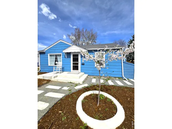 $437,500 | 2431 Mountain View Drive, Loveland, CO 80538