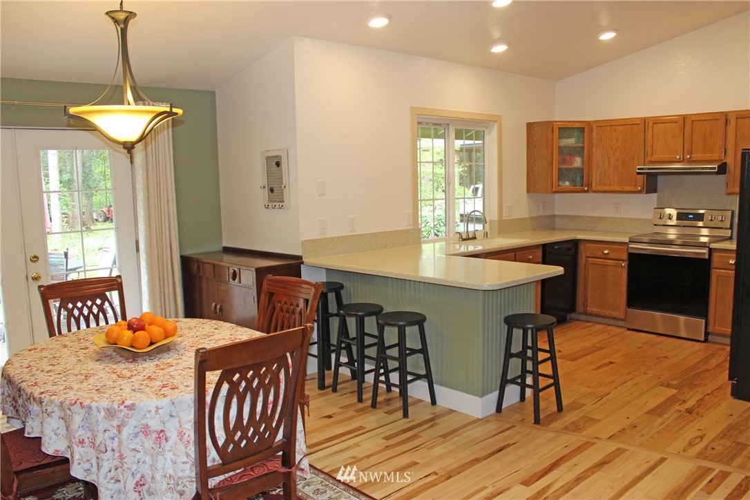 16629 Christian Lane Southwest Rochester, WA 98579 - Photo 5 of 40