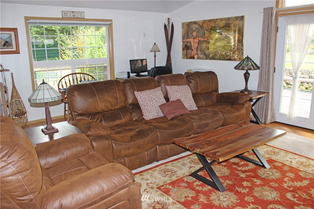 16629 Christian Lane Southwest Rochester, WA 98579 - Photo 10 of 40