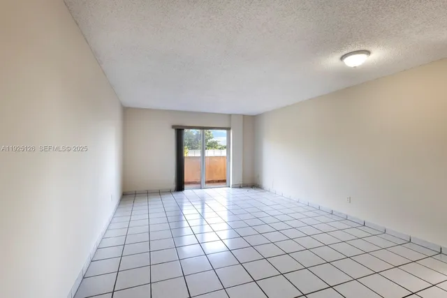 $2,000 | 460 East 23rd Street, Unit 302, Hialeah, FL 33013