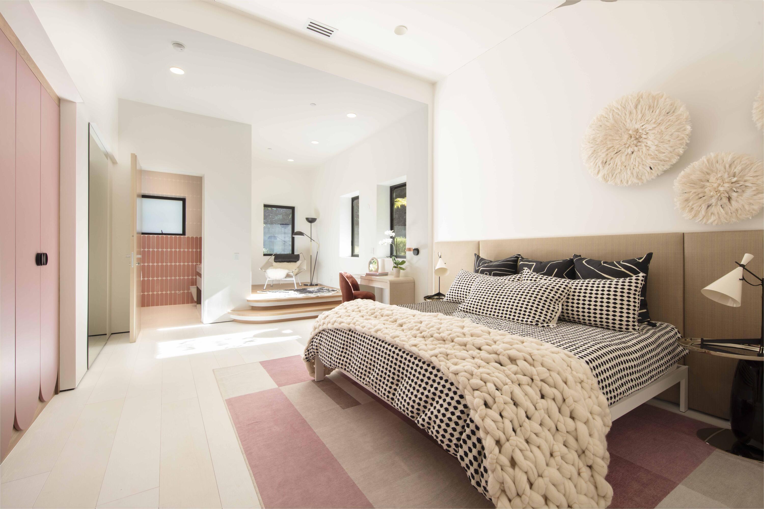 691 Via Trepadora Hope Ranch, CA 93110 - Photo 16 of 31 Guest suite