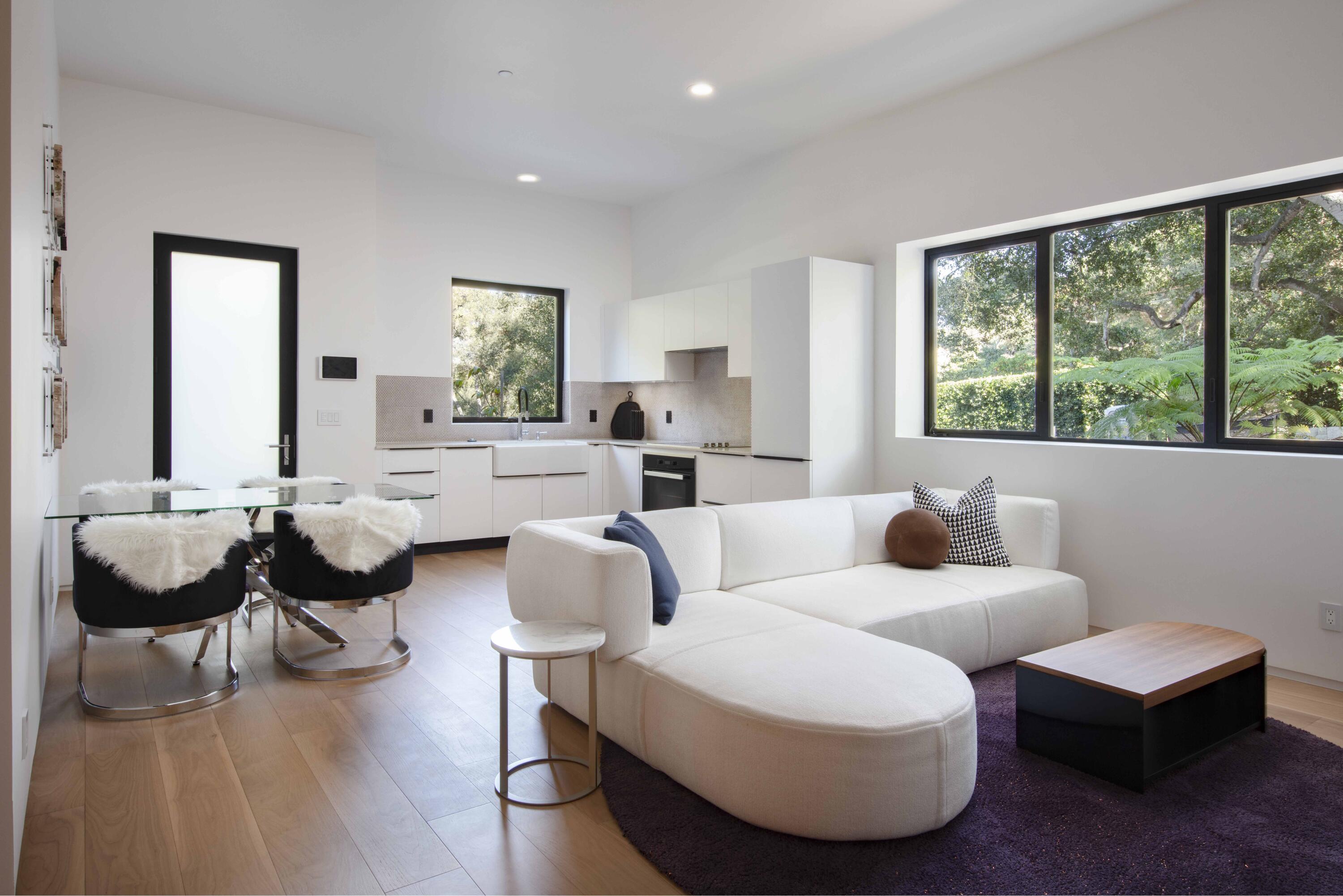 691 Via Trepadora Hope Ranch, CA 93110 - Photo 21 of 31 Guest suite