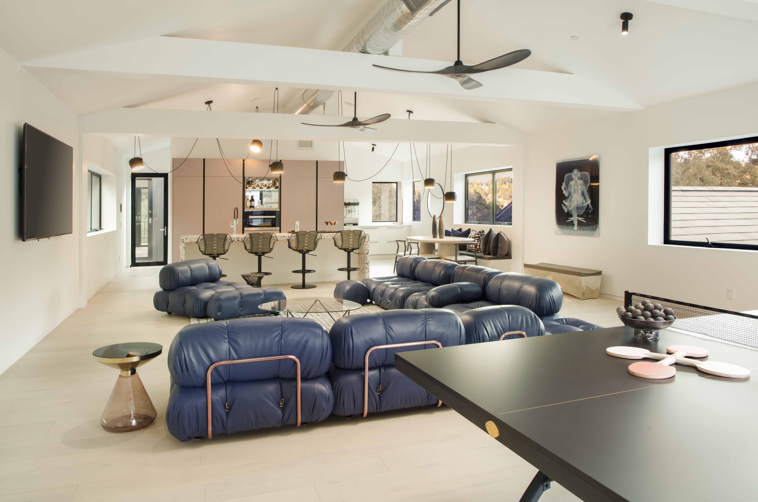 691 Via Trepadora Hope Ranch, CA 93110 - Photo 25 of 31 Upstairs lounge