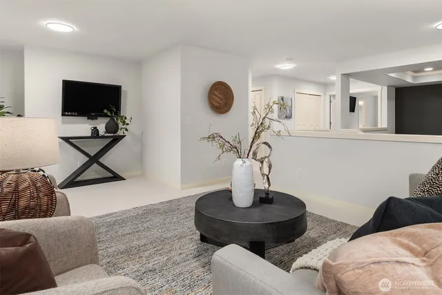 $1,839,000 | 920 Big Tree Drive Northwest, Issaquah, WA 98027