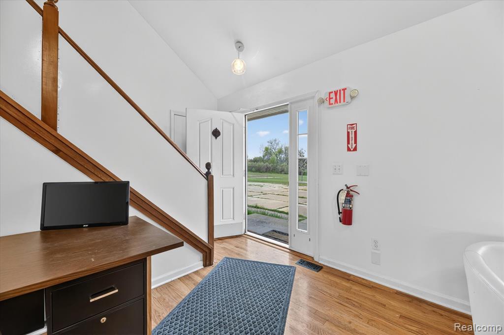 11280 Hegel Road Goodrich, MI 48438 - Photo 5 of 61