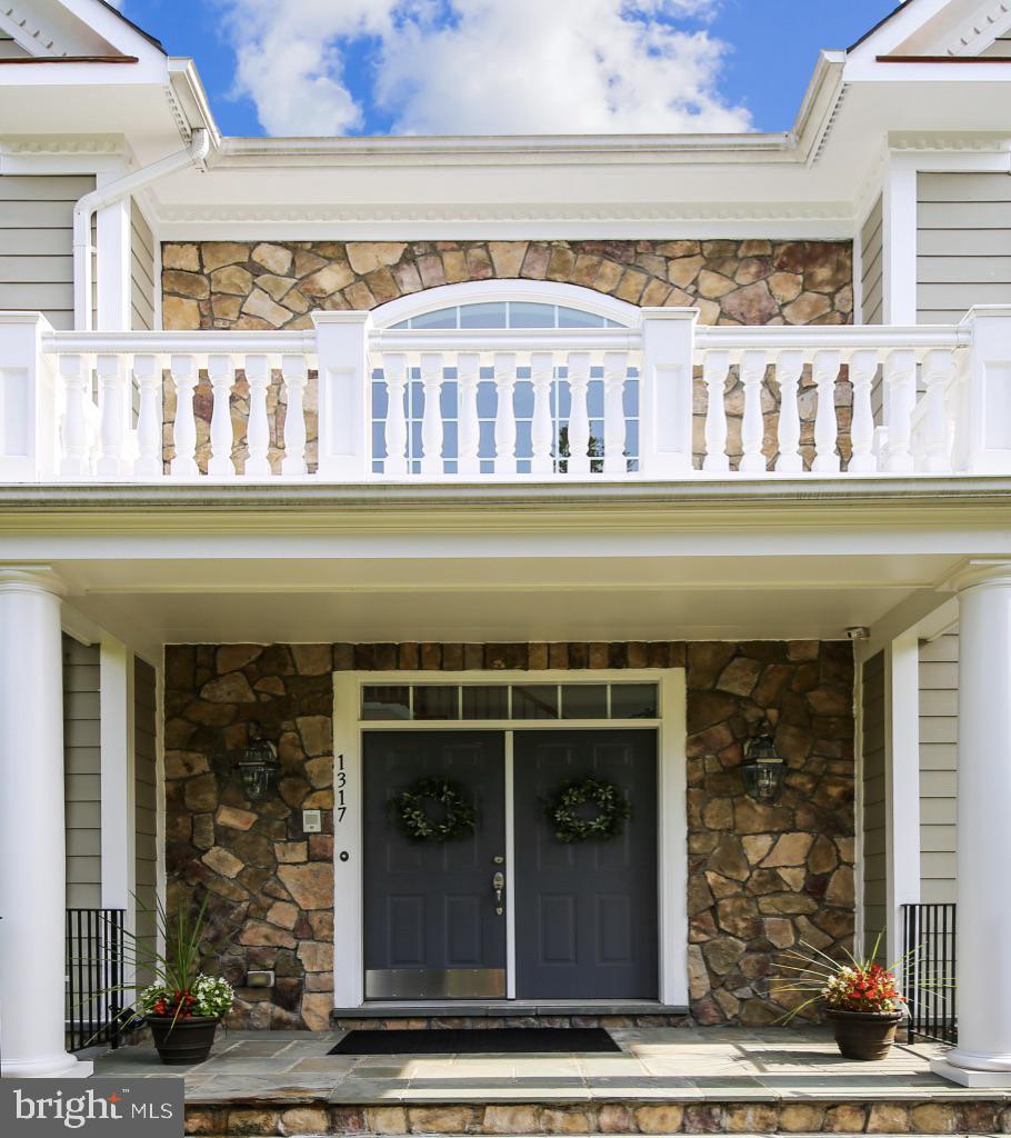 1317 Calder Road McLean, VA 22101 - Photo 4 of 61