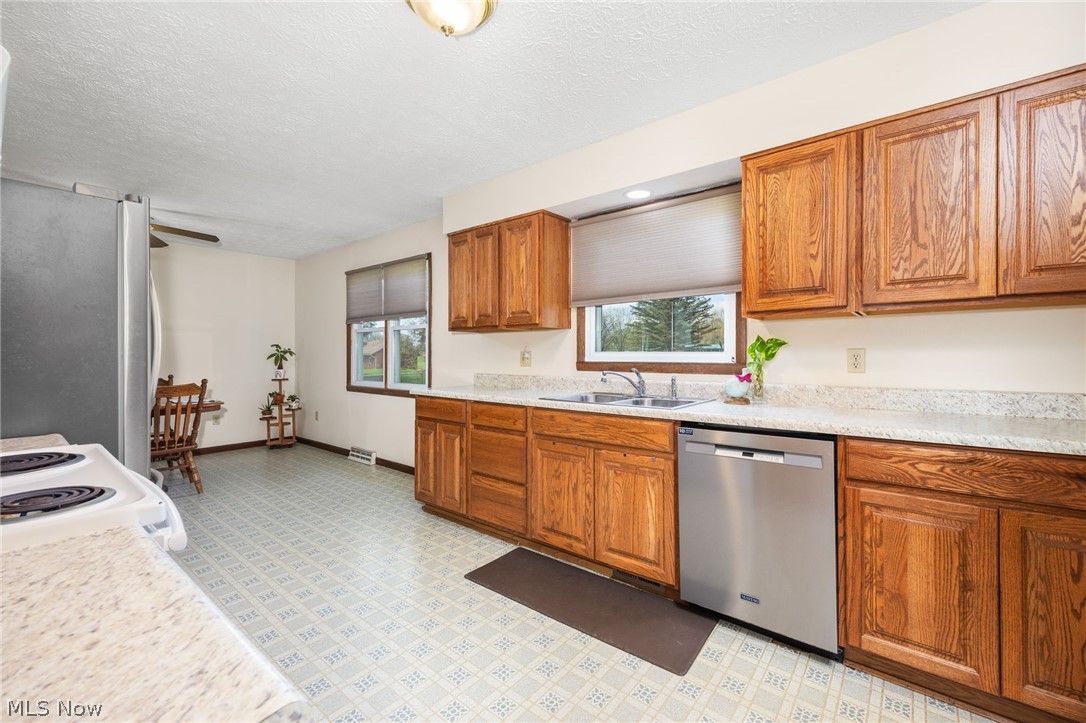 9810 Daniels Road Seville, OH 44273 - Photo 10 of 36
