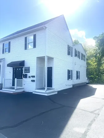 $2,000 | 273 Chauncy Street, Unit 2B, Mansfield, MA 02048