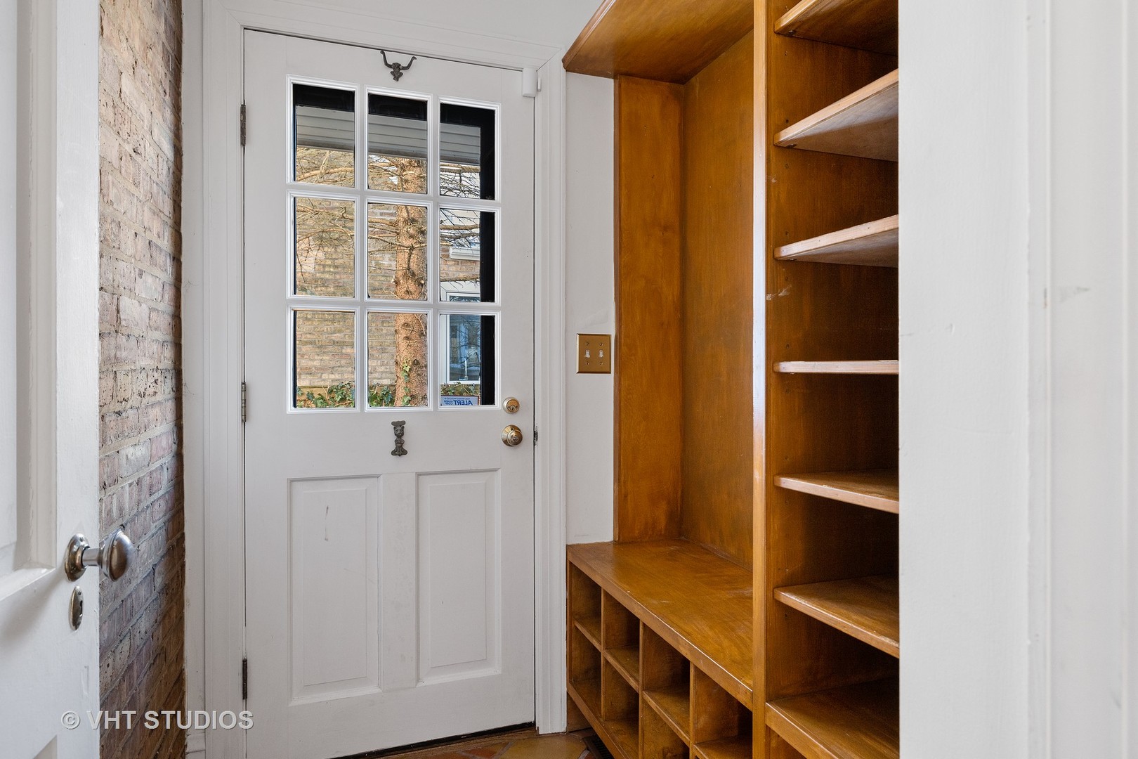 82 Warwick Road Winnetka, IL 60093 - Photo 10 of 23 a view of walk in closet