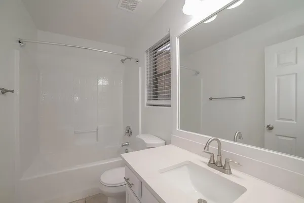 $2,020 | 7409 South 37th Glen, Phoenix, AZ 85041