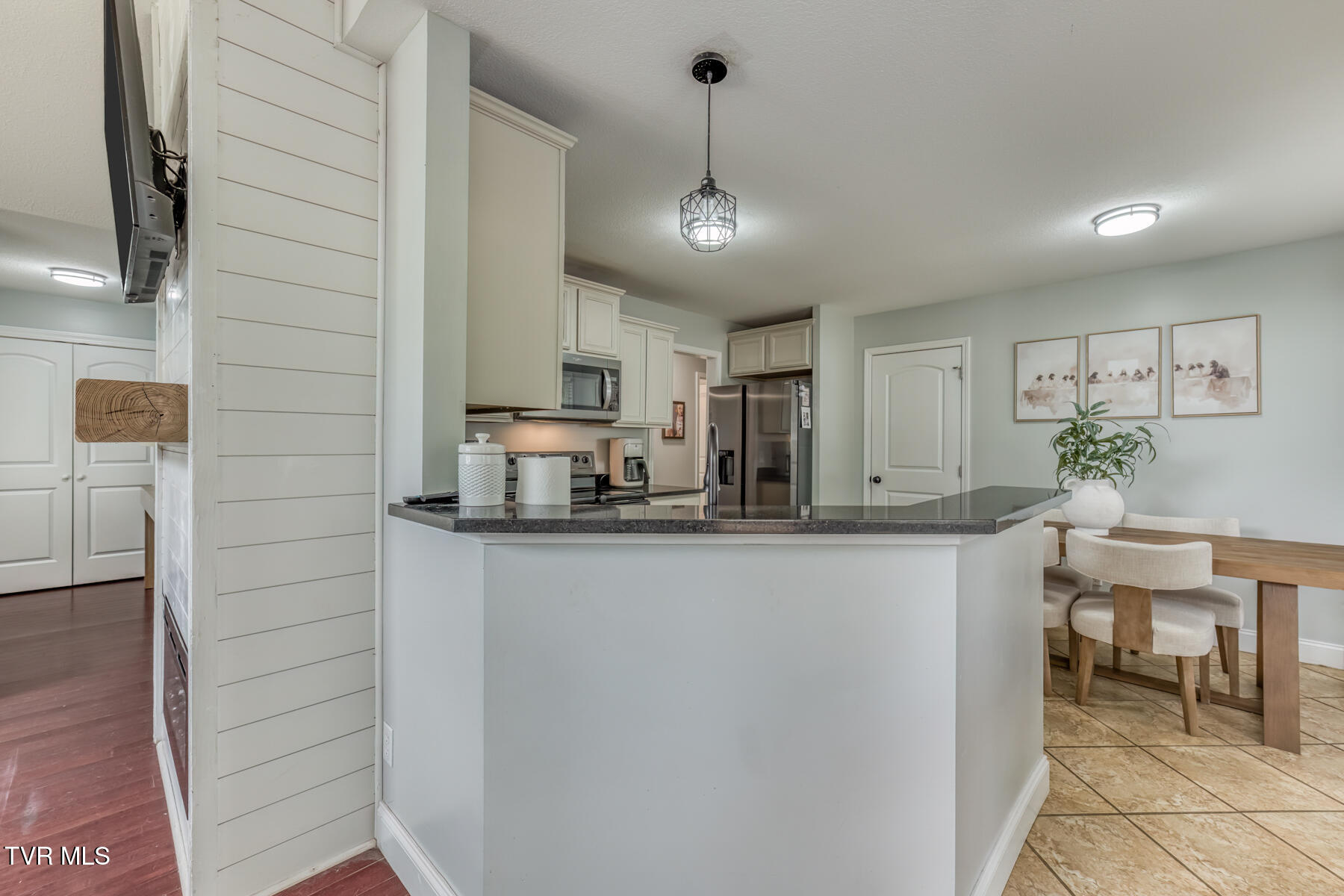 458 Spring Street Bristol, VA 24201 - Photo 14 of 35 458 Spring St-12