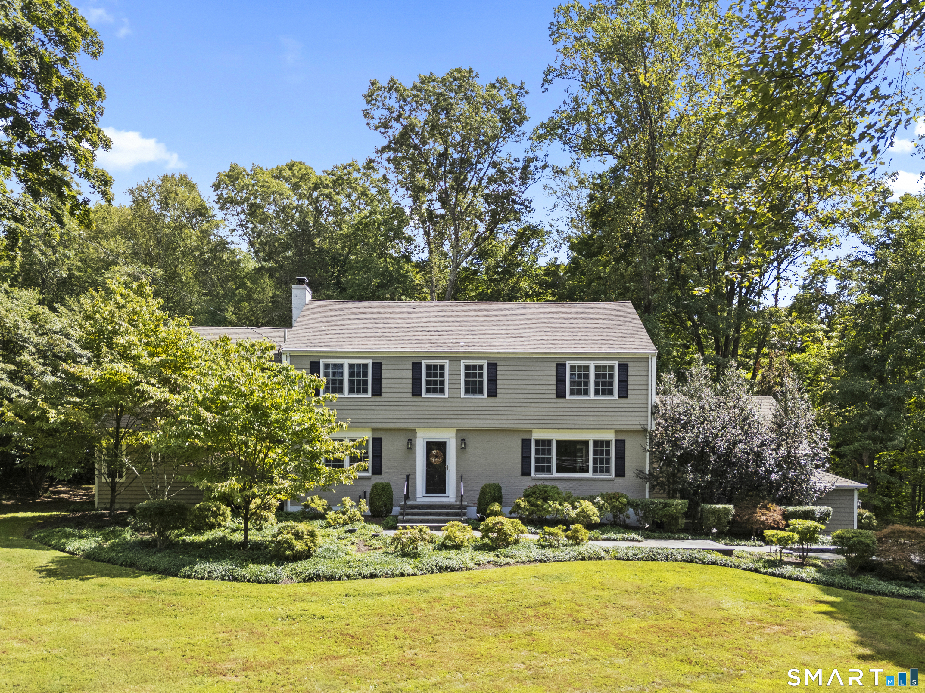 19 Robin Road Woodbridge, CT 06525 - Photo 1 of 1 Gallery Image 1