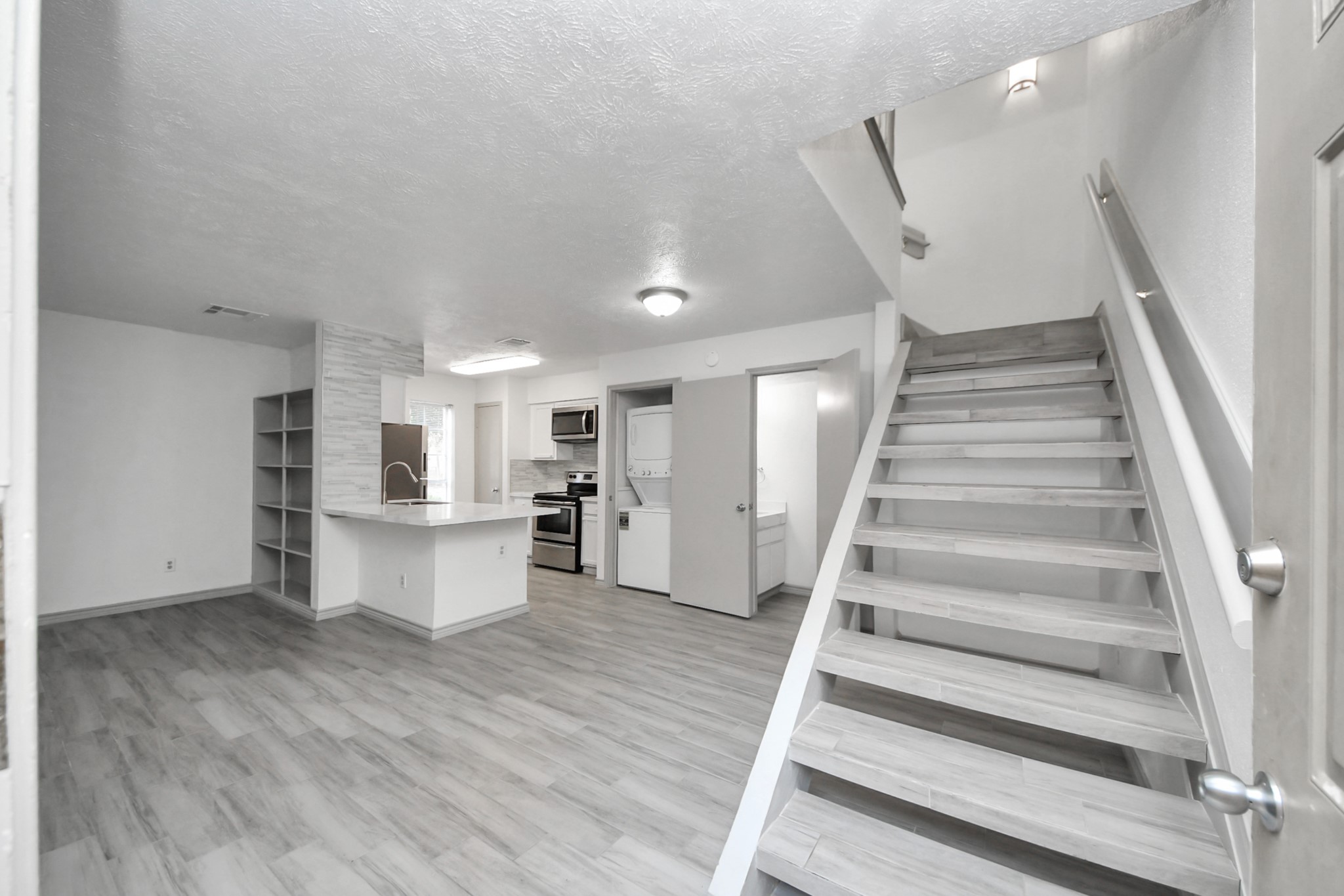 1515 Sandy Springs Road, Unit 1202 Houston, TX 77042 - Photo 18 of 43 Gallery Image 18