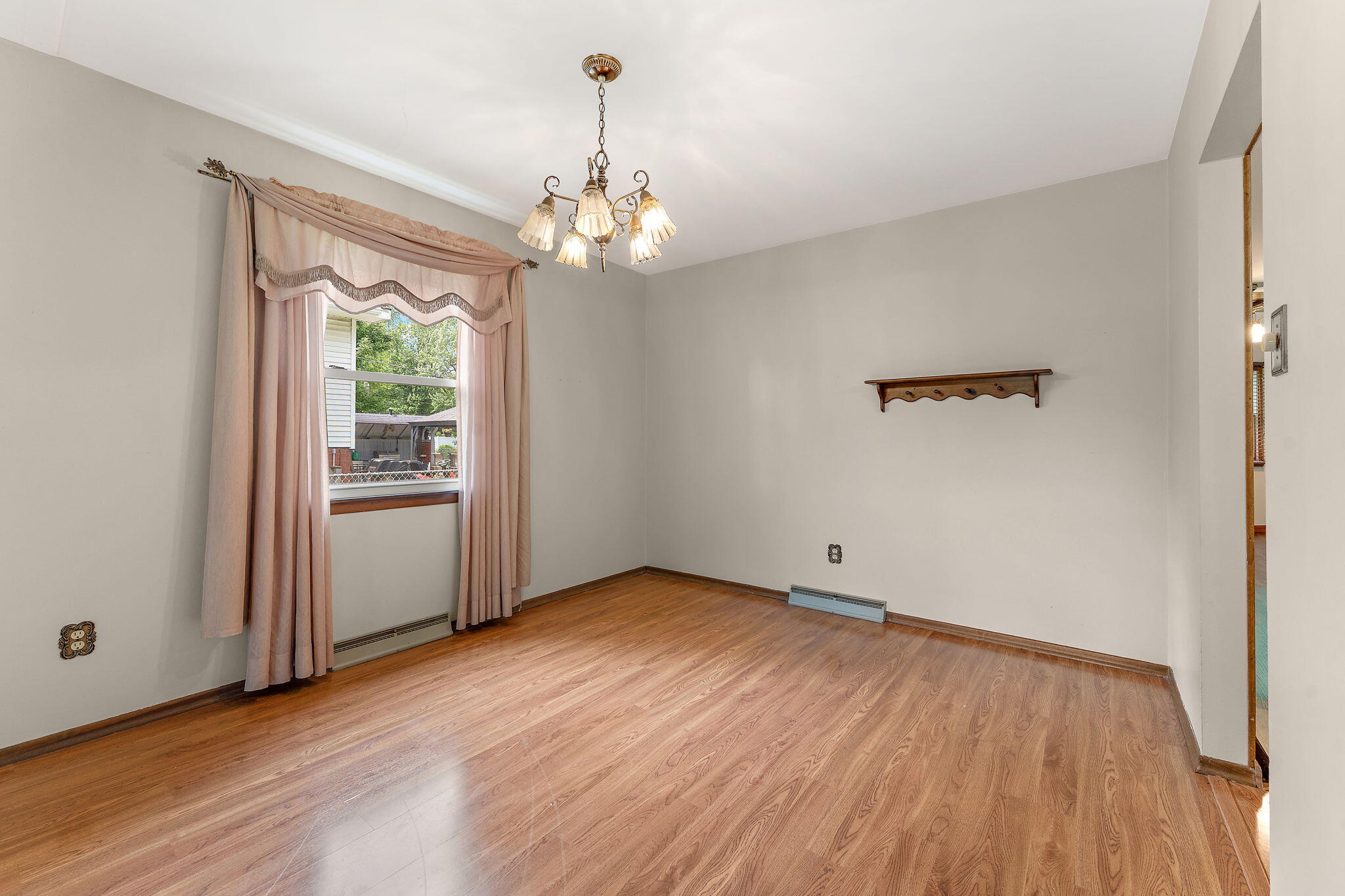 404 Hemlock Lane Crown Point, IN 46307 - Photo 4 of 22 2048x1365