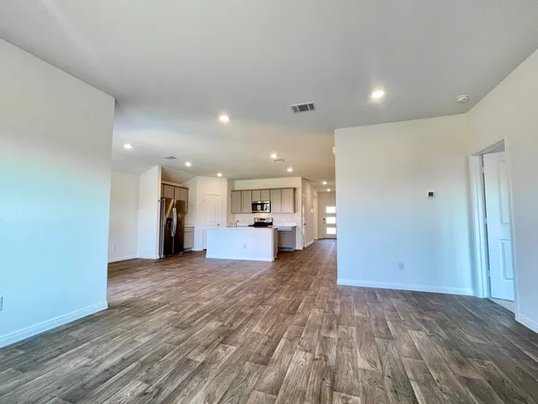 $2,000 | 152 Gablynn Cove, Kyle, TX 78640