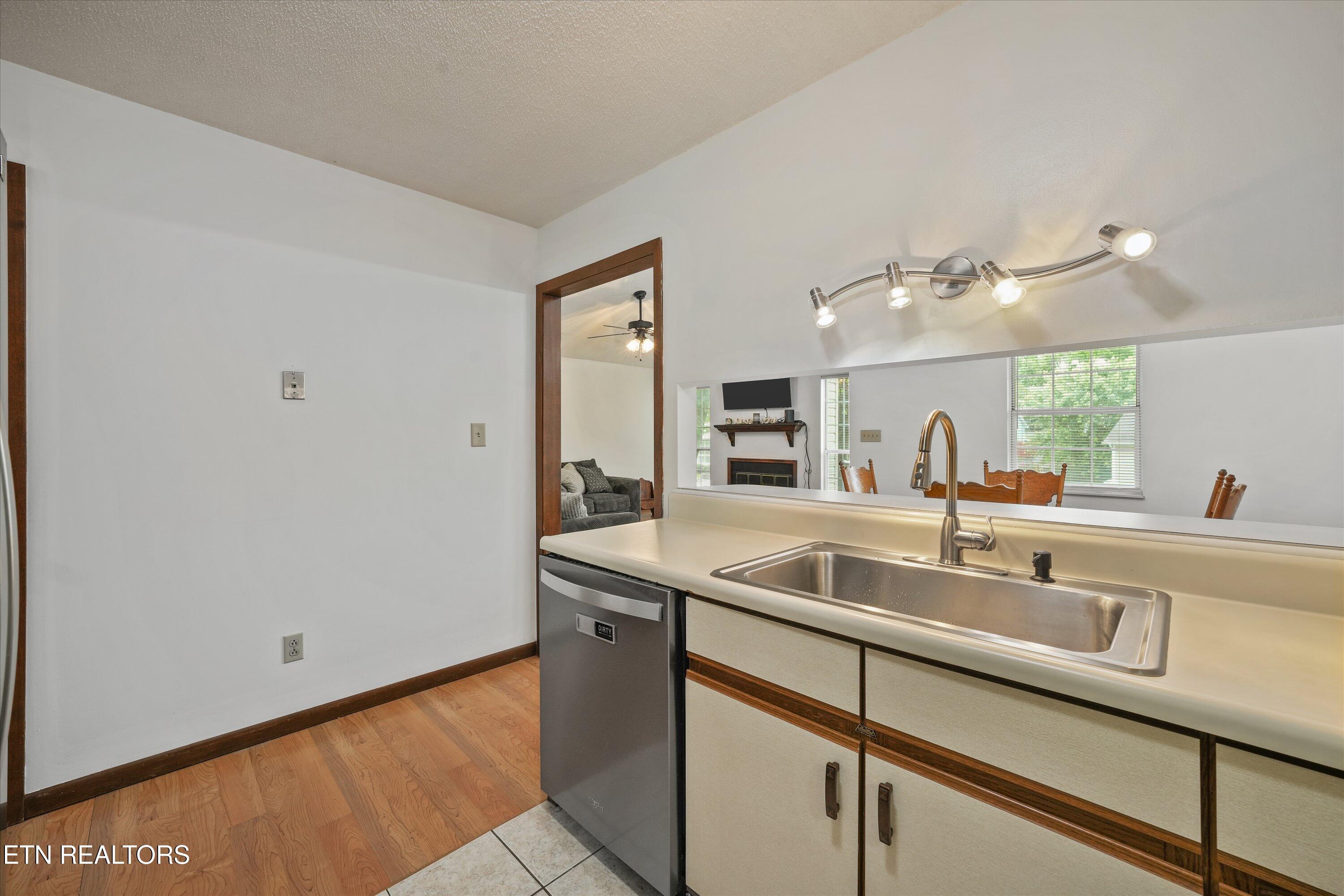 2316 Carbury Road, Unit 2316 Knoxville, TN 37921 - Photo 16 of 37 16-2316 Carbury Rd 11