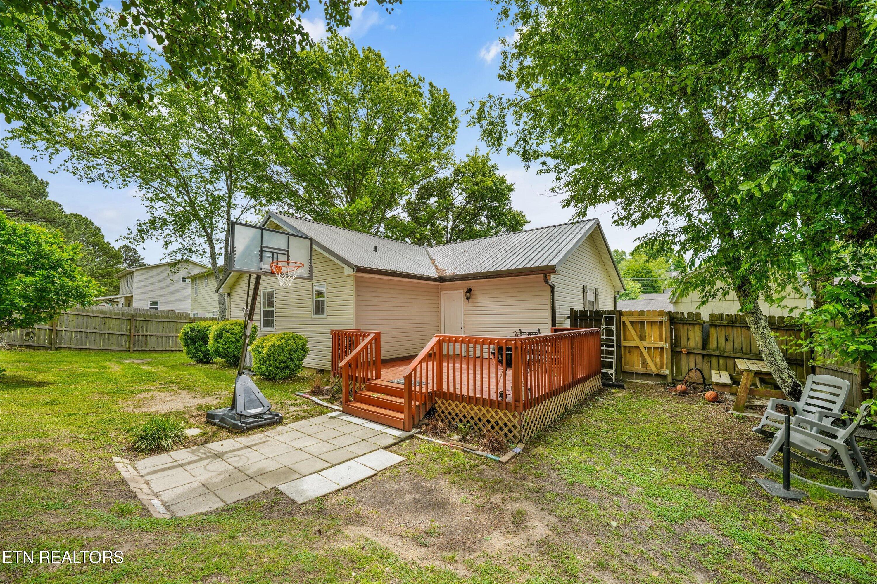 2316 Carbury Road, Unit 2316 Knoxville, TN 37921 - Photo 27 of 37 27-2316 Carbury Rd 22